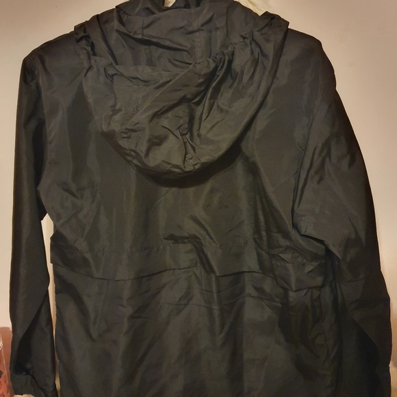 North End Raincoat - Picture 2 of 7